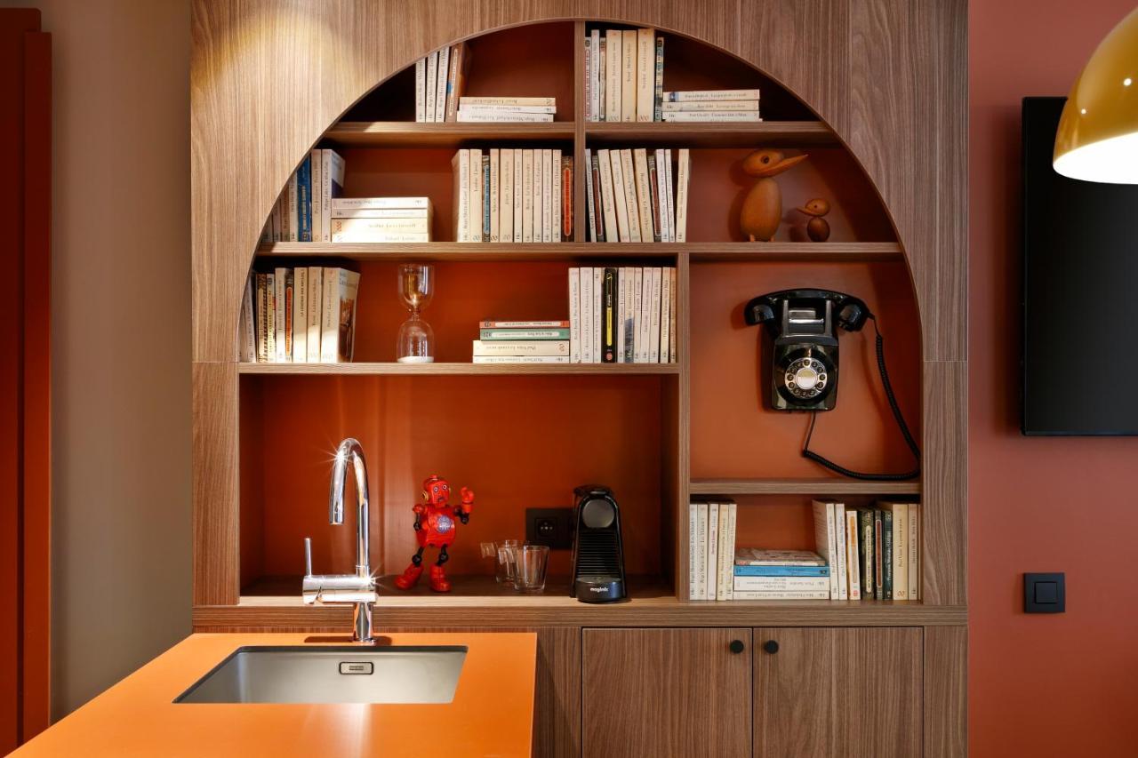 Studio (2 Adults + 1 Child),1125511116:JPEG